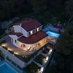 Stunning In Novigrad With Kitchen Casa vacanze *