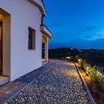Stunning In Novigrad With Kitchen Casa vacanze