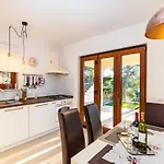 Casa vacanze Stunning In Novigrad With Kitchen *