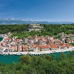 Casa vacanze Stunning In Novigrad With Kitchen *