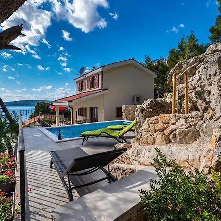 Stunning In Novigrad With Kitchen Prázdninový dům Novigrad (Dalmatia)