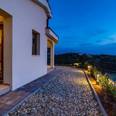 Front In Novigrad Prázdninový dům