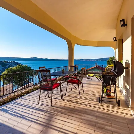 Сasa de vacaciones Casa Frente A La Playa En Novigrad Novigrad (Dalmatia)