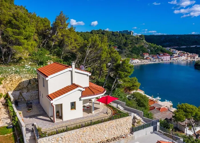 Stunning In Novigrad With Kitchen *