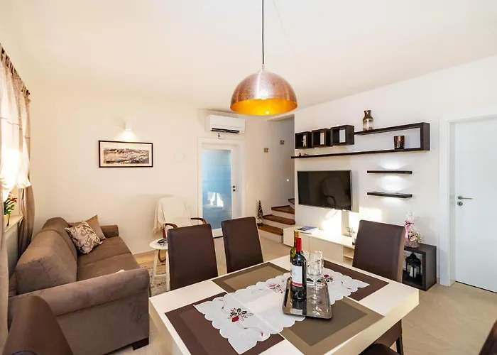 Vikendica Stunning In Novigrad With Kitchen Novigrad (Dalmatia)