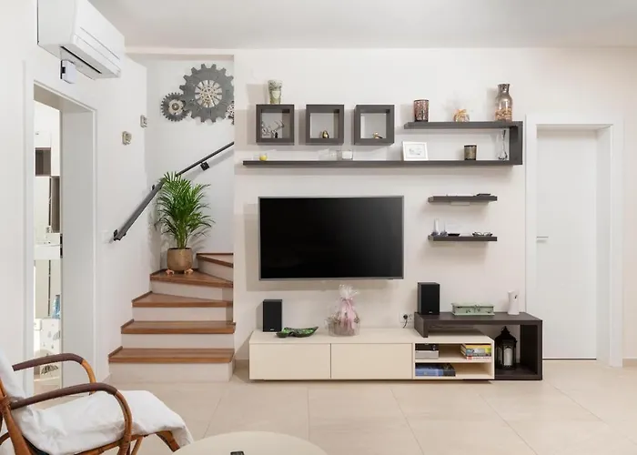 Stunning In Novigrad With Kitchen Novigrad (Dalmatia)