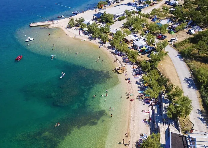 Stunning In Novigrad With Kitchen Vikendica