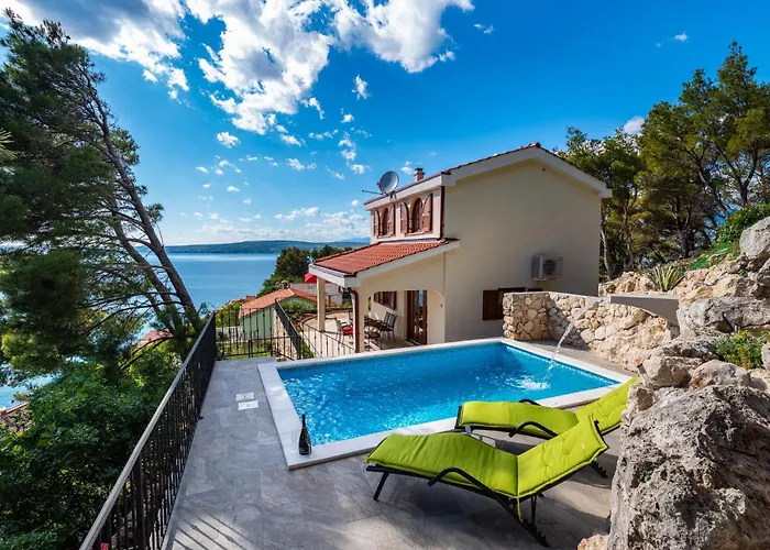 Stunning In Novigrad With Kitchen